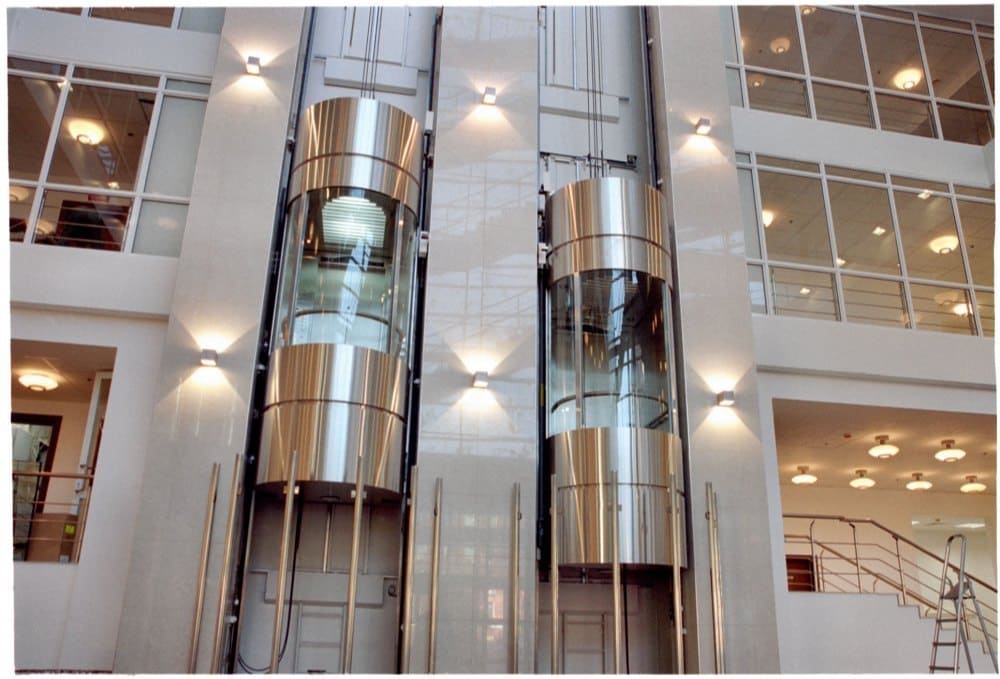 4 BHK Flats & Apartments For Rent (2000 Sq.ft.)