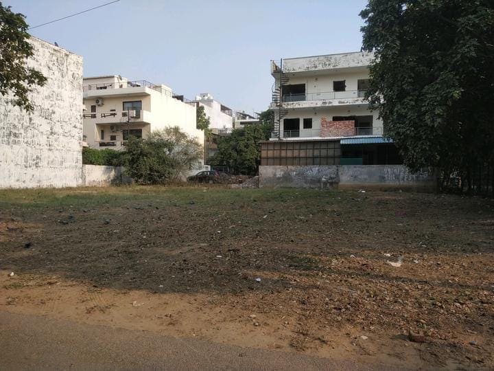 400 Sq.Yards. Plot/Land In DLF Phase 3, Gurgaon.